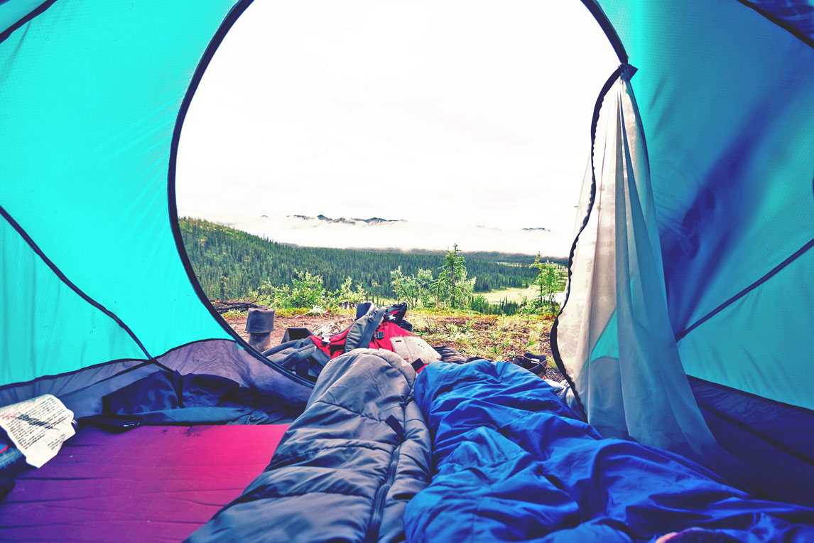 Schlafsack im Zelt